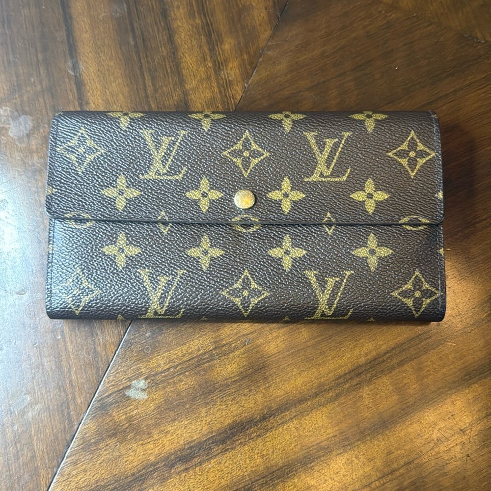 Louis Vuitton Sarah Wallet